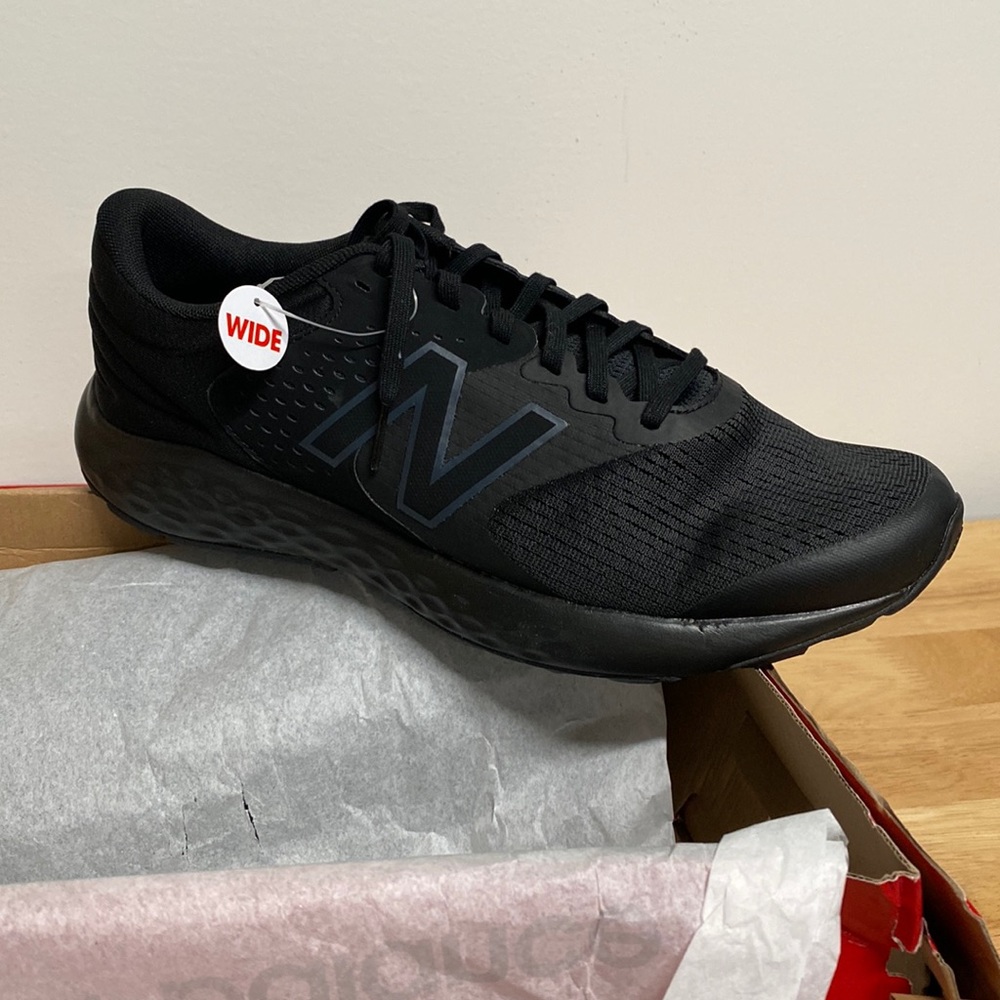 New Balance mens running shoe